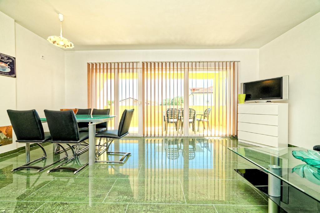 Apartment Una 2 Pula Extérieur photo
