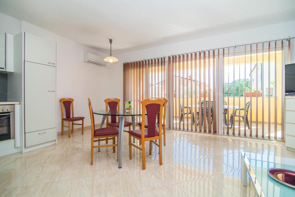 Apartment Una 2 Pula Extérieur photo